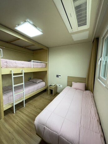 Imagen general del Hotel Nice, Jeju. Foto 12