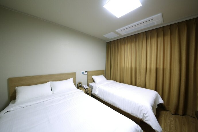 Imagen de la habitación del Hotel Nice, Jeju. Foto 18