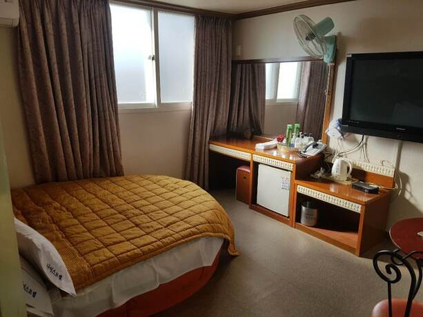 Imagen de la habitación del Hotel Nice Motel. Foto 17