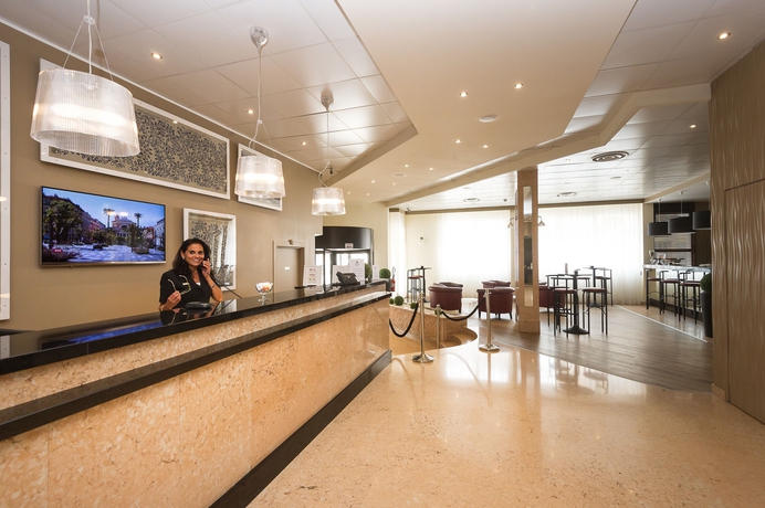 Imagen de los interiores del Hotel Nice Pam. Foto 13