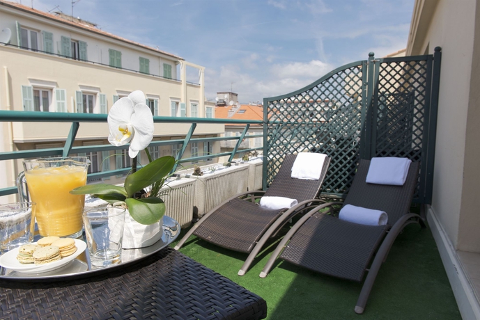 Imagen de los exteriores del Hotel Nice Riviera. Foto 9