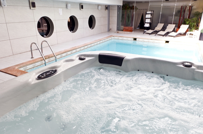 Imagen de la piscina del Hotel Nice Riviera. Foto 16