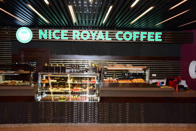 Imagen del bar/restaurante del Hotel Nice Royal Otel. Foto 3