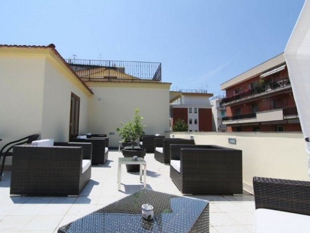 Imagen general del Hotel Nice, Sorrento. Foto 5