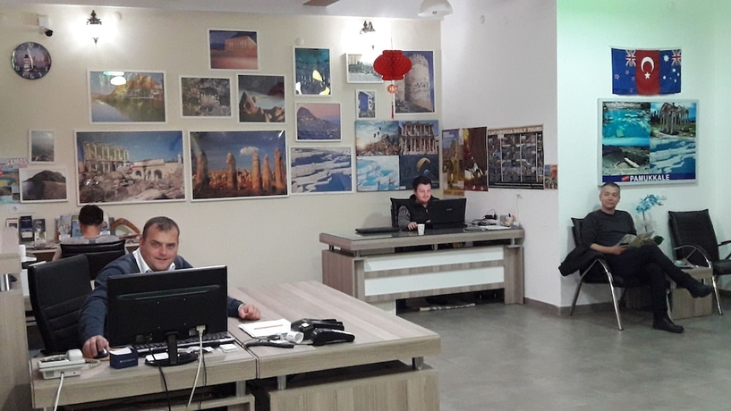 Imagen de los interiores del Hotel Nicea. Foto 19