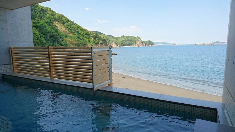 Imagen de la piscina del Hotel Nichinan Kaigan Nango Prince. Foto 19
