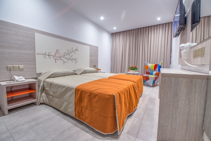 Imagen de la habitación del Hotel Nicholas Color. Foto 11