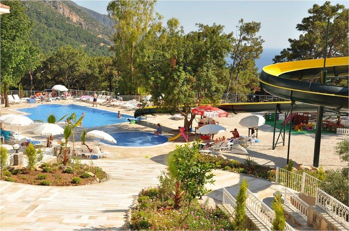 Imagen de la piscina del Hotel Nicholas Park. Foto 10