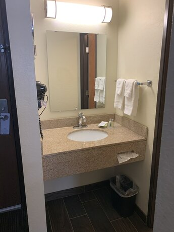 Imagen general del Hotel Nichols Inn of Hastings. Foto 4