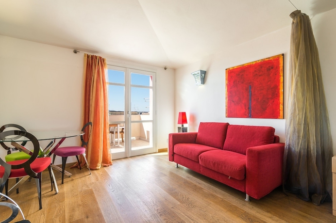 Imagen de la habitación del Hotel Nichotel. Foto 11