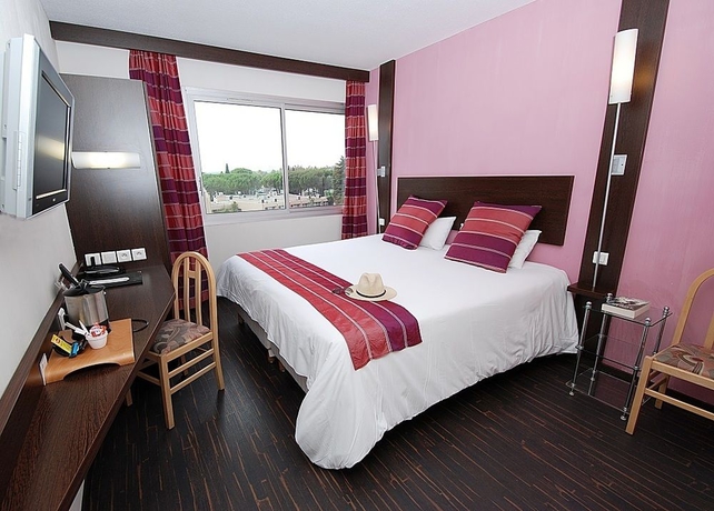 Imagen de la habitación del Hotel Nîmotel. Foto 6