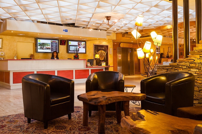 Imagen de los interiores del Hotel Nîmotel. Foto 13