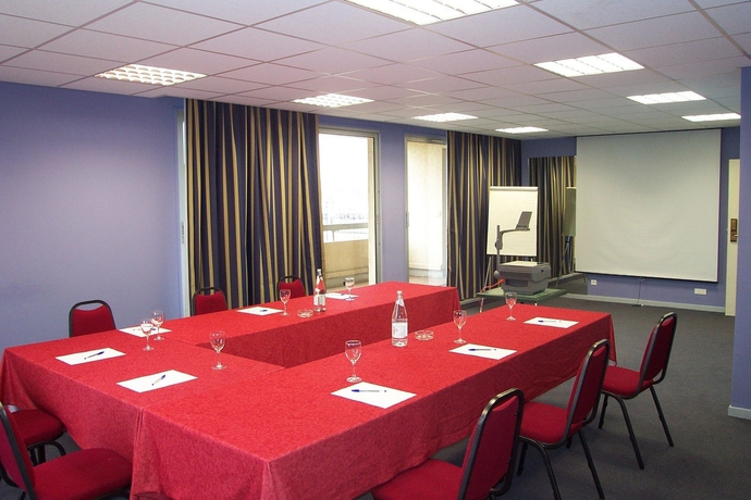 Imagen de los interiores del Hotel Nîmotel. Foto 15