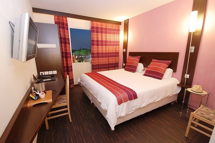 Imagen de la habitación del Hotel Nîmotel. Foto 9