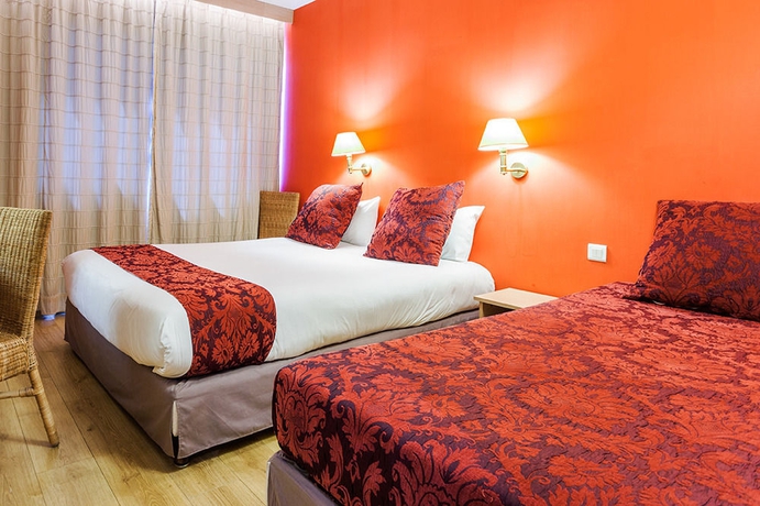 Imagen de la habitación del Hotel Nîmotel. Foto 11