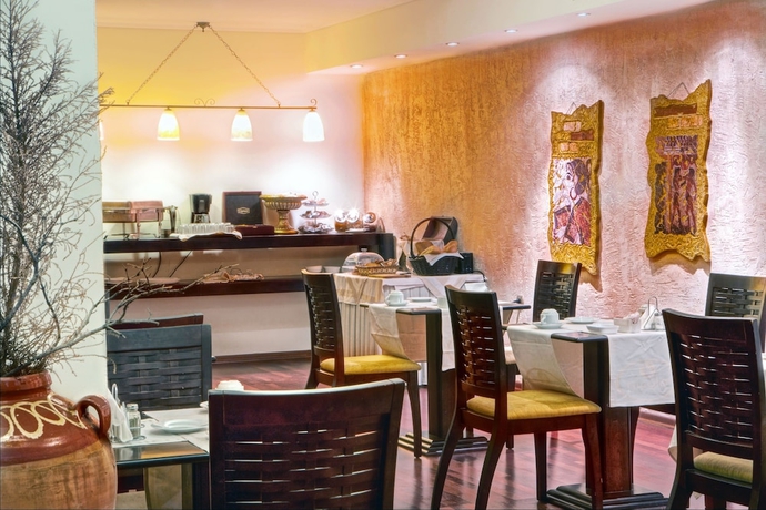 Imagen del bar/restaurante del Hotel Nicola, Atenas. Foto 2