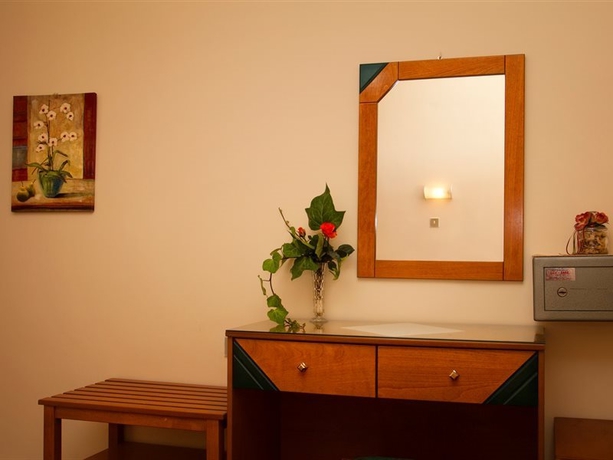 Imagen general del Hotel Nicolas Hotel. Foto 10