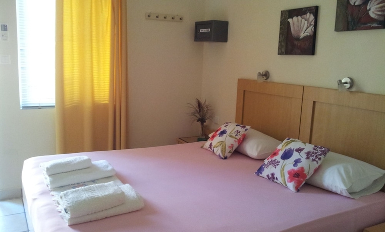 Imagen de la habitación del Hotel Nicolas Studios and Apartments. Foto 6