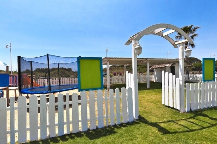 Imagen general del Hotel Nicolaus Club Borgo Rio Favara Resort. Foto 6