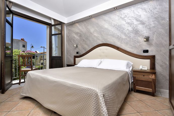 Imagen de la habitación del Hotel Nicoletta, Baunei. Foto 11