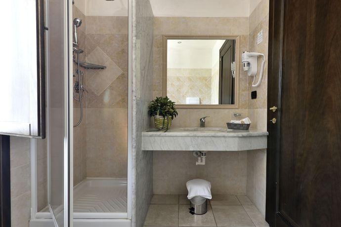 Imagen de la habitación del Hotel Nicoletta, Baunei. Foto 12