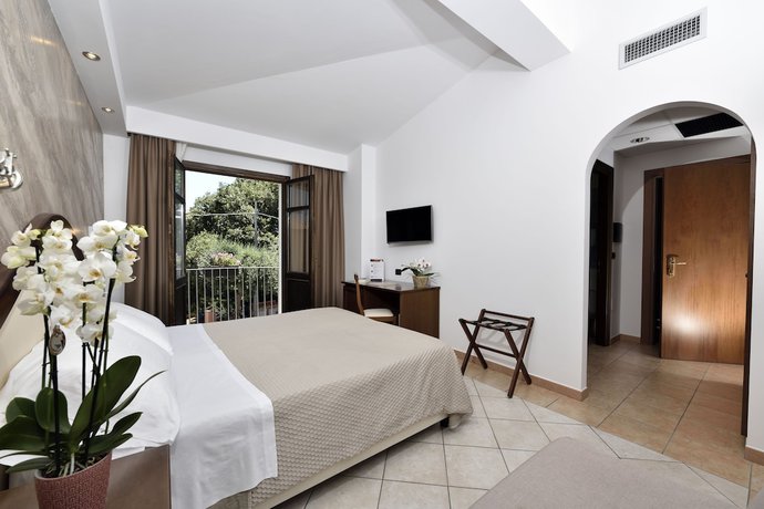 Imagen de la habitación del Hotel Nicoletta, Baunei. Foto 14