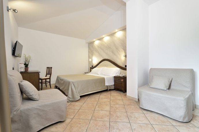 Imagen de la habitación del Hotel Nicoletta, Baunei. Foto 16