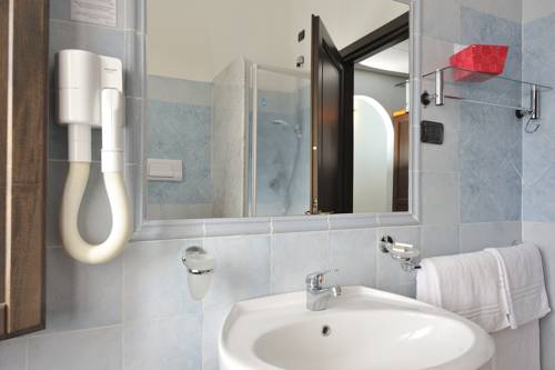 Imagen general del Hotel Nicoletta, SANTA MARIA NAVARRESE. Foto 1