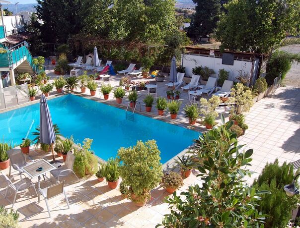 Imagen general del Hotel Nicos and Olympia Apartments. Foto 1