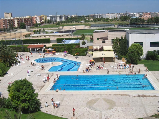 Imagen de la piscina del Hotel Nicotel Wellness Corato. Foto 16