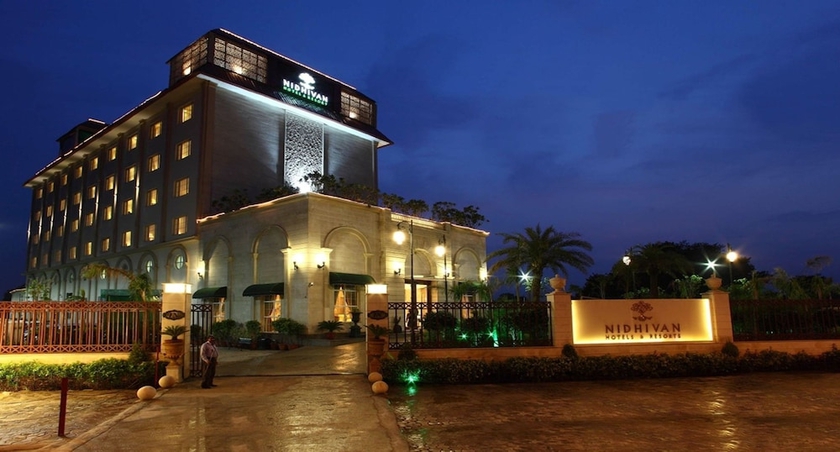 Imagen general del Hotel Nidhivan Sarovar Portico Vrindavan. Foto 1