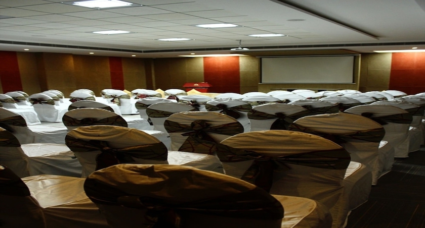 Imagen de los interiores del Hotel Nidhivan Sarovar Portico Vrindavan. Foto 17