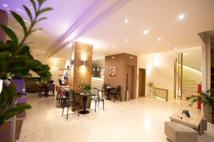 Imagen del bar/restaurante del Hotel Nidimos. Foto 2