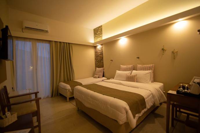 Imagen de la habitación del Hotel Nidimos. Foto 4