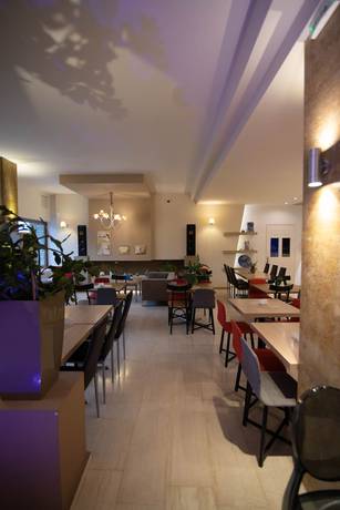 Imagen de los interiores del Hotel Nidimos. Foto 20