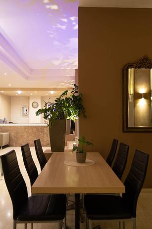 Imagen de la habitación del Hotel Nidimos. Foto 17