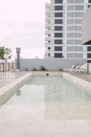 Imagen de la piscina del Hotel Nido At Palermo Soho Square. Foto 11