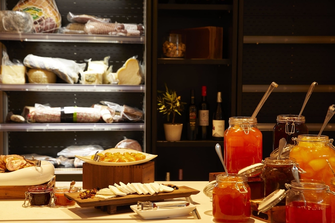 Imagen del bar/restaurante del Hotel Nido, Mar-bella Collection. Foto 2