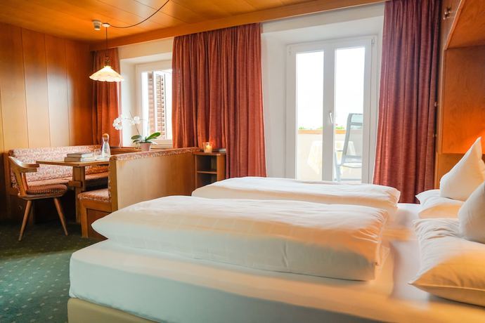 Imagen de la habitación del Hotel Niedermair. Foto 3