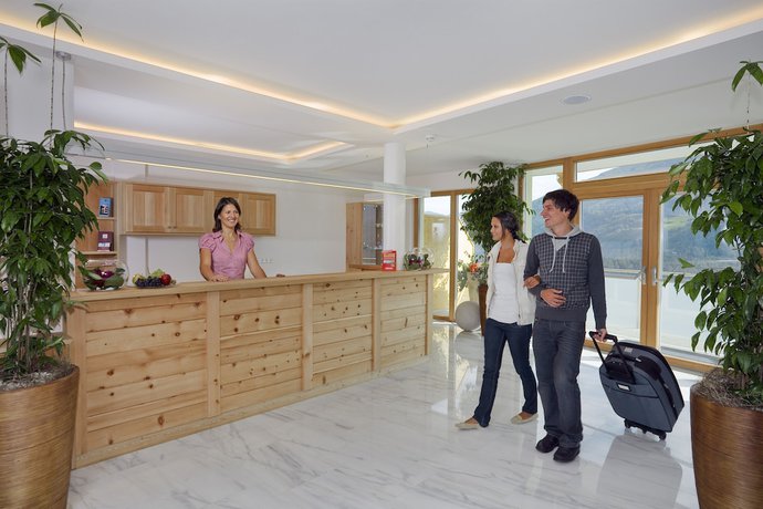 Imagen de los interiores del Hotel Niedermair. Foto 20
