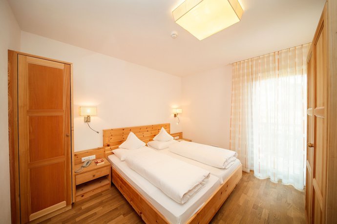 Imagen de la habitación del Hotel Niedermair. Foto 16
