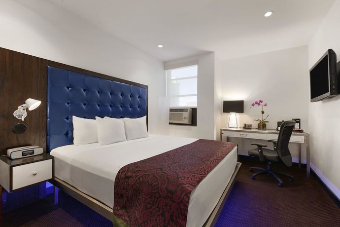 Imagen de la habitación del Hotel Night Broadway. Foto 8