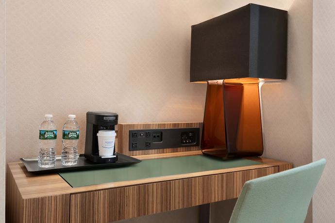 Imagen de la habitación del Hotel Night Broadway. Foto 11