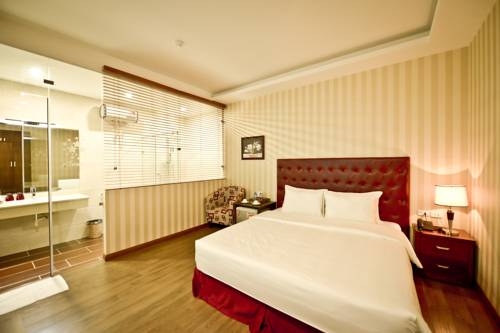 Imagen general del Hotel Night. Foto 9