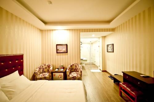 Imagen general del Hotel Night. Foto 5