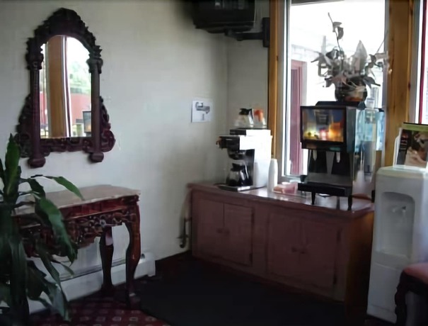 Imagen del bar/restaurante del Hotel Night Lodge. Foto 5