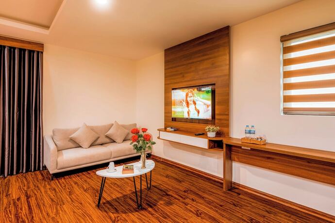 Imagen general del Hotel Night Sea. Foto 9