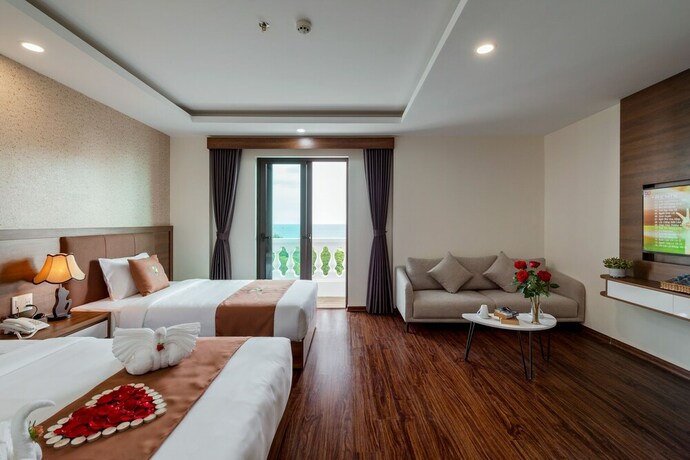 Imagen de la habitación del Hotel Night Sea. Foto 30