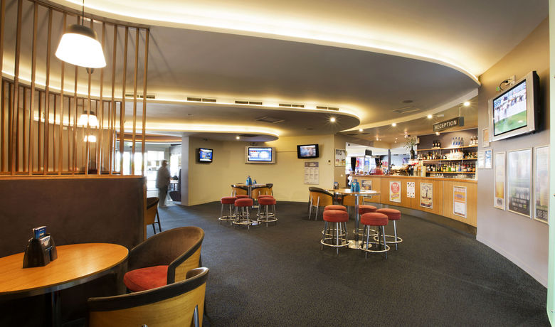 Imagen del bar/restaurante del Hotel Nightcap At Carlyle. Foto 2