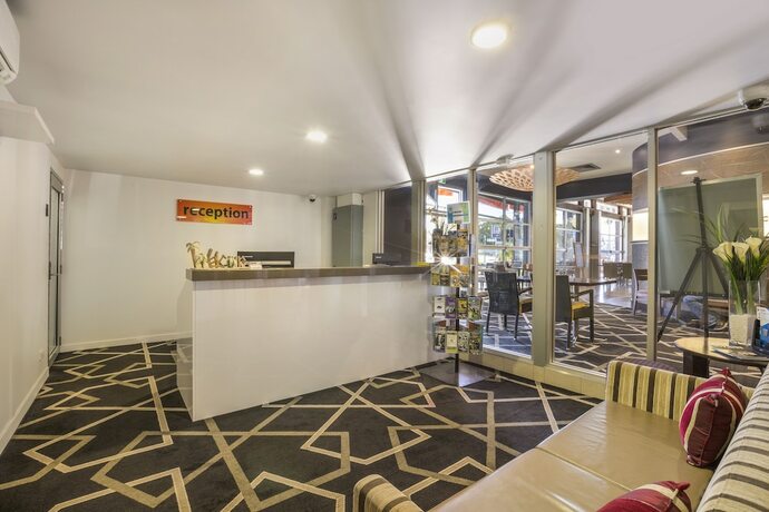 Imagen general del Hotel Nightcap At Golden Beach Tavern. Foto 11
